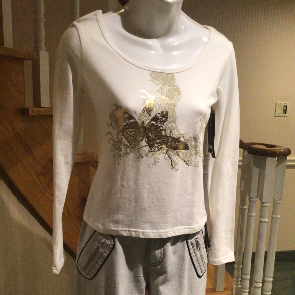 🎉Host Pick🎉⬇️price drop ⬇️White Lily long sleeve tee shirt